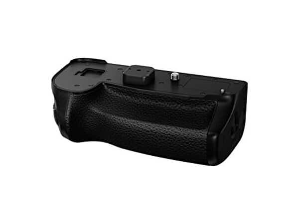 Découvrez les performances du grip batterie Panasonic Lumix DMW-BGG9E conçu pour le G9 : autonomie, ergonomie et fonctionnalités avancées décryptées dans notre test détaillé pour une expérience photo optimisée.