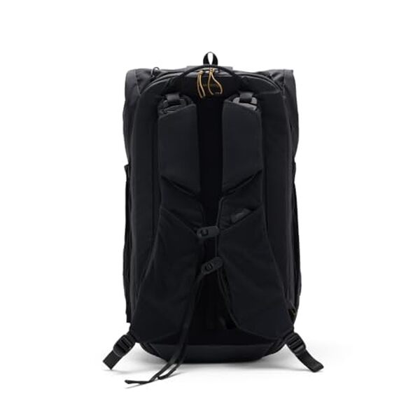 Découvrez notre test détaillé du sac à dos PEAK DESIGN Outdoor 25L noir : robustesse, design et praticité à l'épreuve du quotidien et de l'aventure