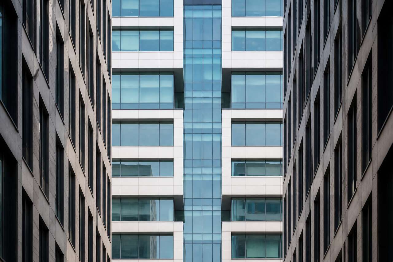 Utiliser la symétrie des constructions à votre avantage