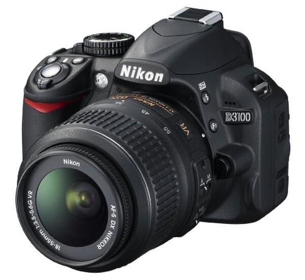 Découvrez notre test détaillé du Nikon D3100 avec kit VR 18-105 mm : performances, qualité d'image et verdict d'un reflex numérique fiable pour débuter la photographie professionnelle. 